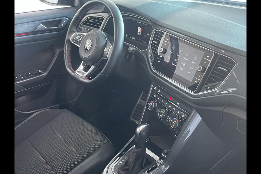 Volkswagen T-Roc 1.5 TSI Sport Business R / AUTOMAAT / Camera / Panorama Dak / Live Cockpit