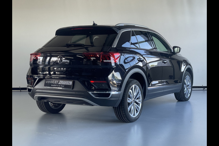 Volkswagen T-Roc 1.5 TSI Sport Business R / AUTOMAAT / Camera / Panorama Dak / Live Cockpit