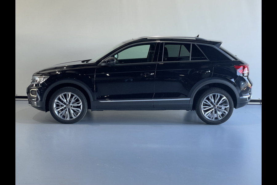 Volkswagen T-Roc 1.5 TSI Sport Business R / AUTOMAAT / Camera / Panorama Dak / Live Cockpit