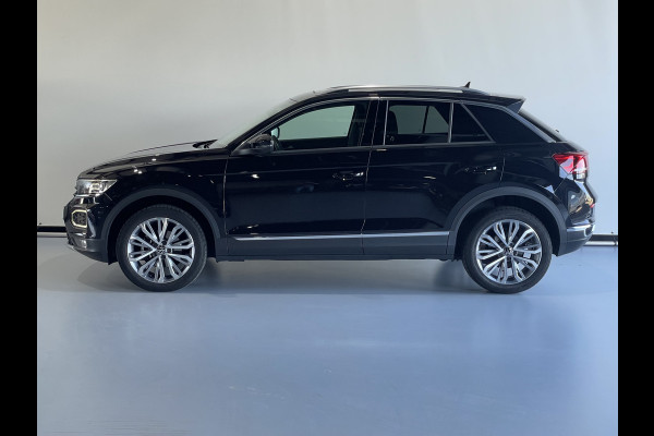 Volkswagen T-Roc 1.5 TSI Sport Business R / AUTOMAAT / Camera / Panorama Dak / Live Cockpit