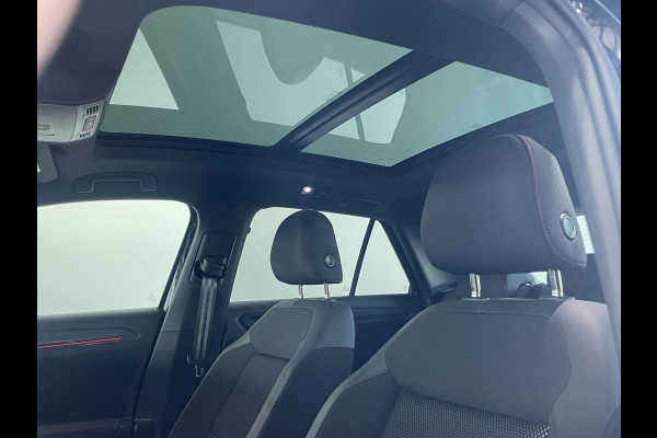 Volkswagen T-Roc 1.5 TSI Sport Business R / AUTOMAAT / Camera / Panorama Dak / Live Cockpit