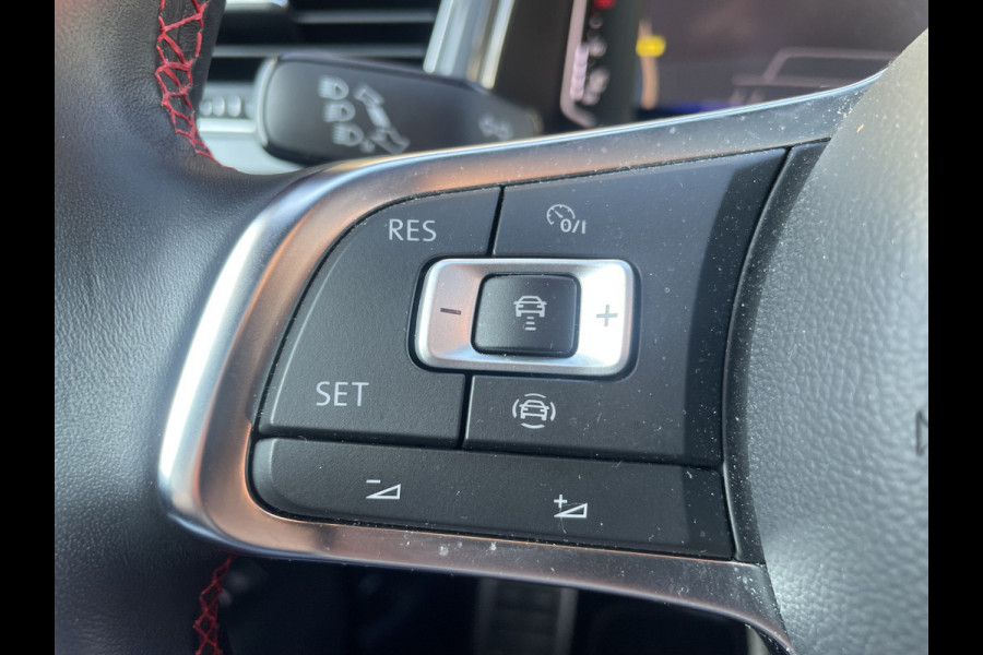 Volkswagen T-Roc 1.5 TSI Sport Business R / AUTOMAAT / Camera / Panorama Dak / Live Cockpit