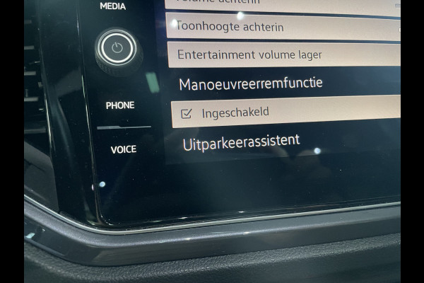 Volkswagen T-Roc 1.5 TSI Sport Business R / AUTOMAAT / Camera / Panorama Dak / Live Cockpit