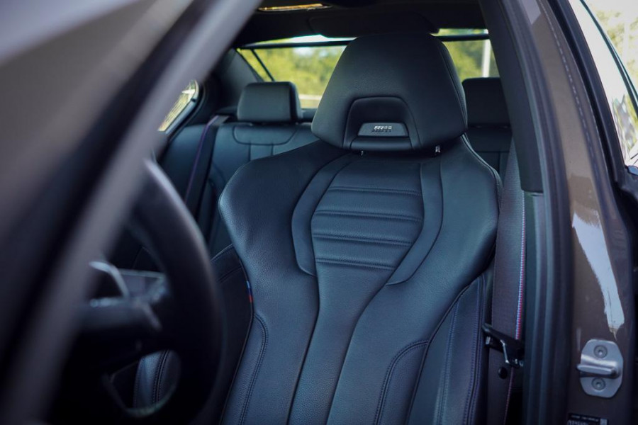 BMW 5 Serie 530i High Executive Edition / M-Sport / Laser / M-Stoelen / Schuifdak / Adaptive Cruise