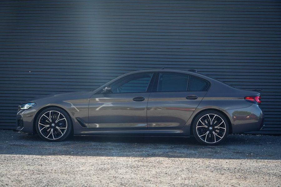 BMW 5 Serie 530i High Executive Edition / M-Sport / Laser / M-Stoelen / Schuifdak / Adaptive Cruise