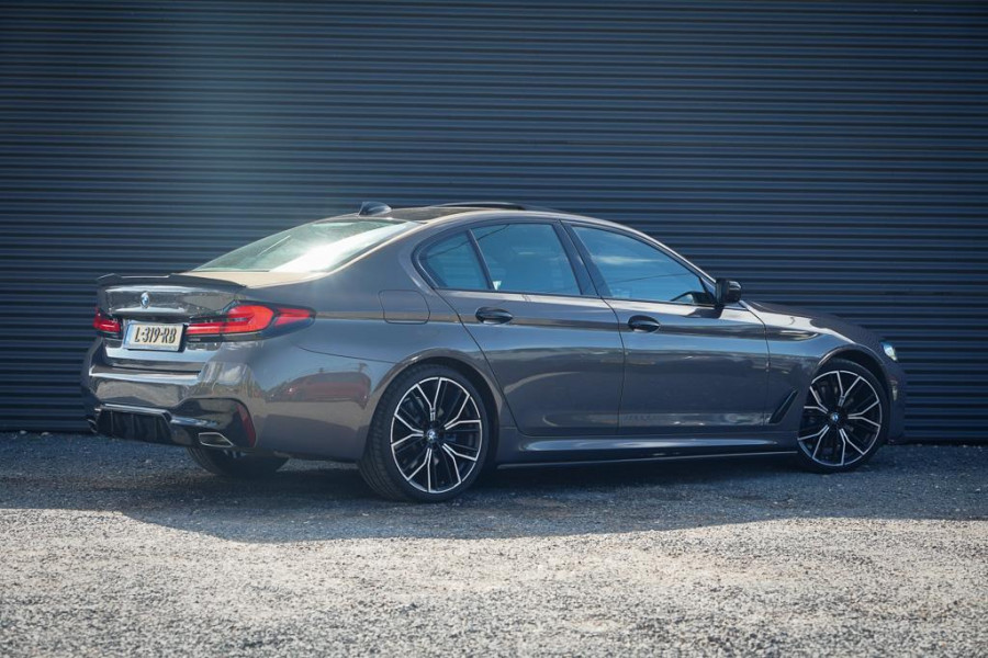 BMW 5 Serie 530i High Executive Edition / M-Sport / Laser / M-Stoelen / Schuifdak / Adaptive Cruise