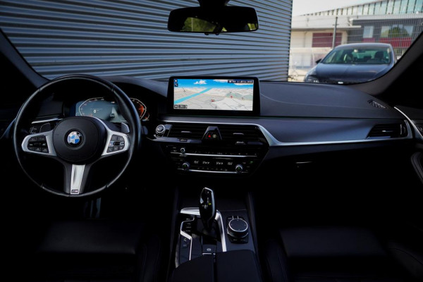 BMW 5 Serie 530i High Executive Edition / M-Sport / Laser / M-Stoelen / Schuifdak / Adaptive Cruise