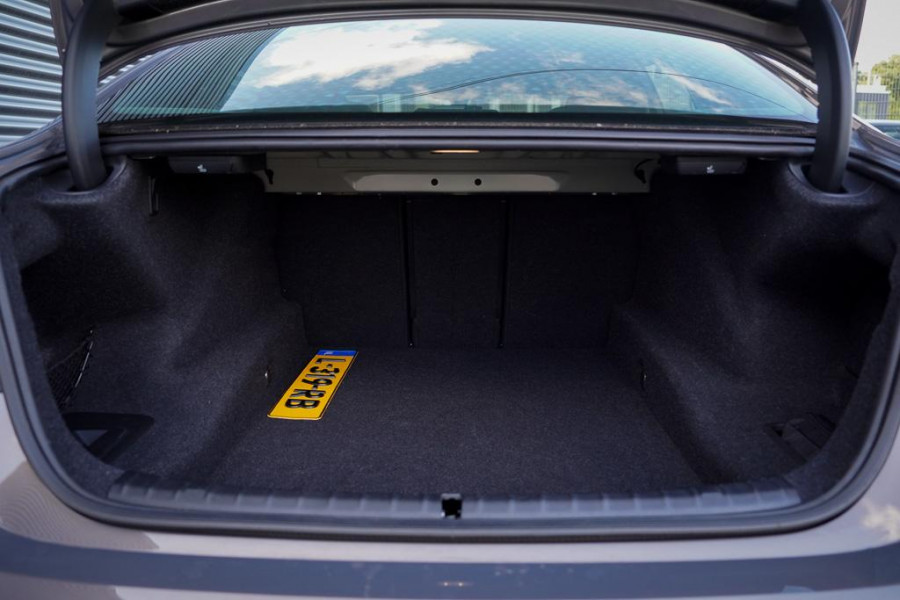 BMW 5 Serie 530i High Executive Edition / M-Sport / Laser / M-Stoelen / Schuifdak / Adaptive Cruise
