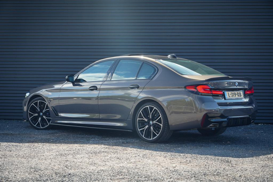 BMW 5 Serie 530i High Executive Edition / M-Sport / Laser / M-Stoelen / Schuifdak / Adaptive Cruise