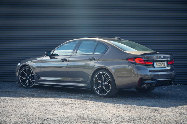 BMW 5 Serie 530i High Executive Edition / M-Sport / Laser / M-Stoelen / Schuifdak / Adaptive Cruise