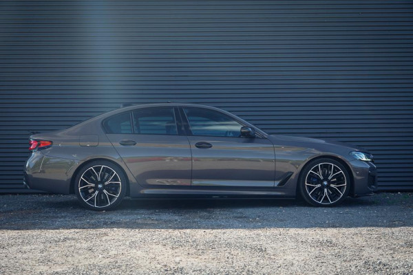 BMW 5 Serie 530i High Executive Edition / M-Sport / Laser / M-Stoelen / Schuifdak / Adaptive Cruise