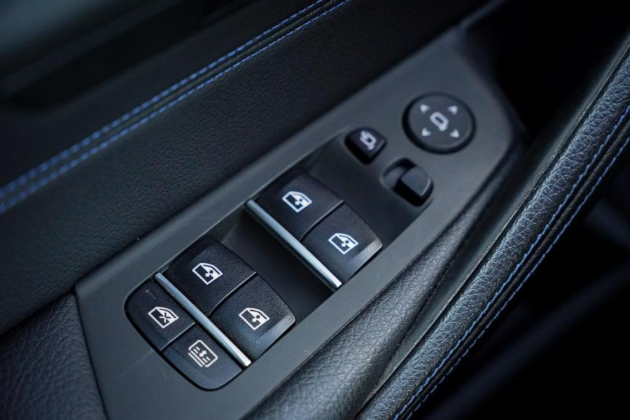 BMW 5 Serie 530i High Executive Edition / M-Sport / Laser / M-Stoelen / Schuifdak / Adaptive Cruise