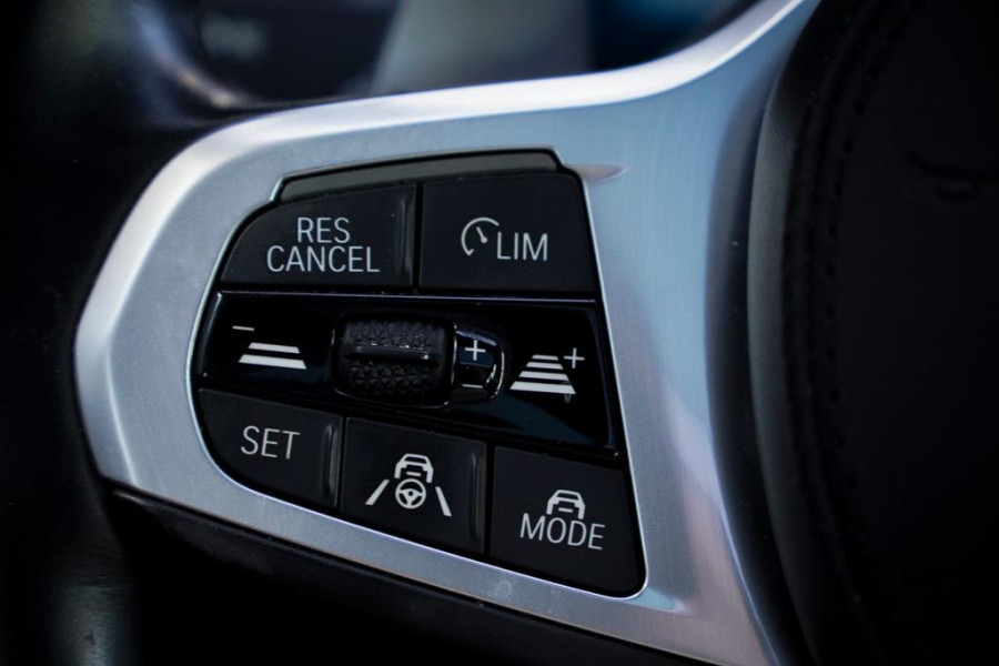 BMW 5 Serie 530i High Executive Edition / M-Sport / Laser / M-Stoelen / Schuifdak / Adaptive Cruise