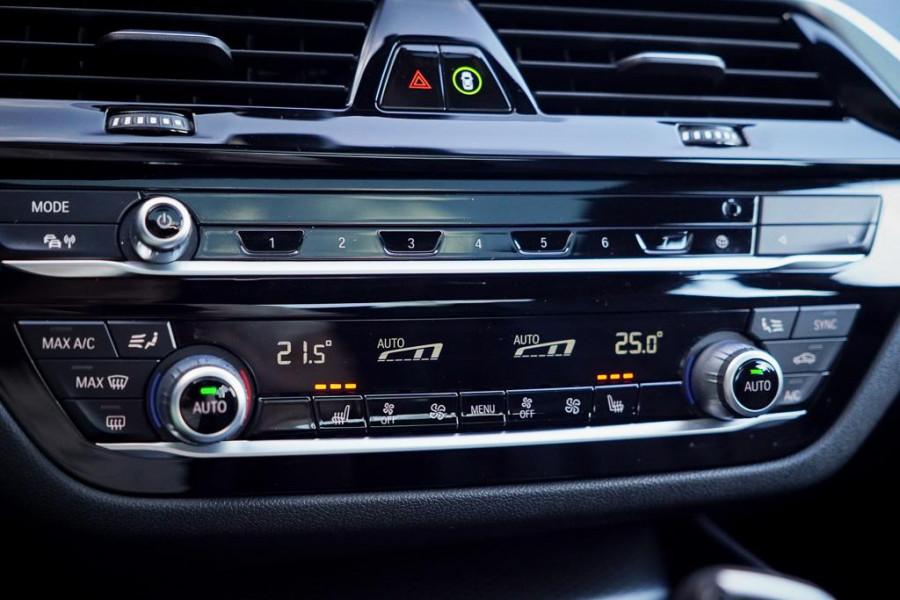 BMW 5 Serie 530i High Executive Edition / M-Sport / Laser / M-Stoelen / Schuifdak / Adaptive Cruise