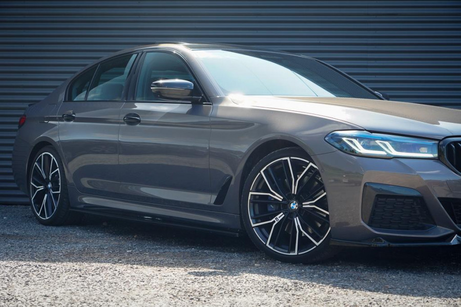 BMW 5 Serie 530i High Executive Edition / M-Sport / Laser / M-Stoelen / Schuifdak / Adaptive Cruise