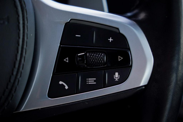 BMW 5 Serie 530i High Executive Edition / M-Sport / Laser / M-Stoelen / Schuifdak / Adaptive Cruise