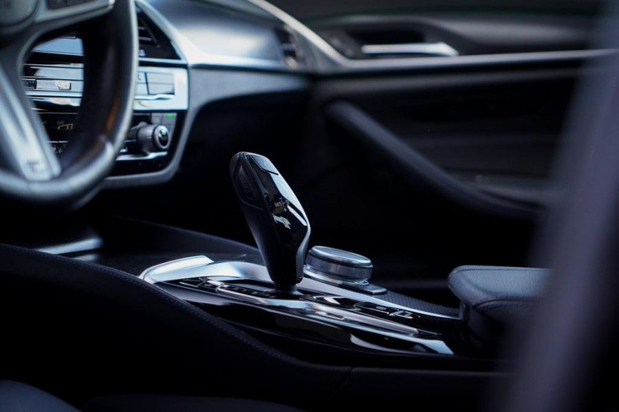 BMW 5 Serie 530i High Executive Edition / M-Sport / Laser / M-Stoelen / Schuifdak / Adaptive Cruise