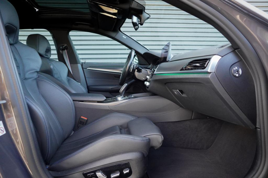 BMW 5 Serie 530i High Executive Edition / M-Sport / Laser / M-Stoelen / Schuifdak / Adaptive Cruise