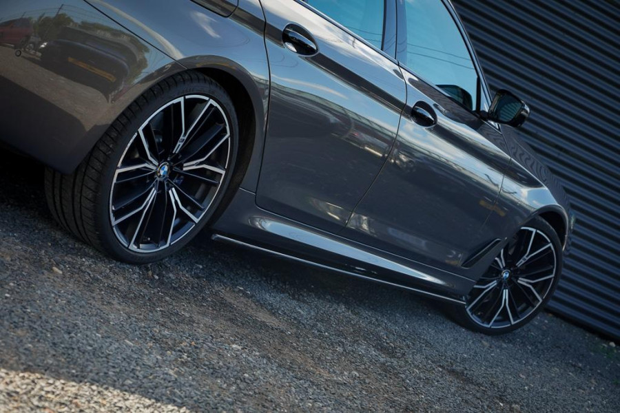 BMW 5 Serie 530i High Executive Edition / M-Sport / Laser / M-Stoelen / Schuifdak / Adaptive Cruise