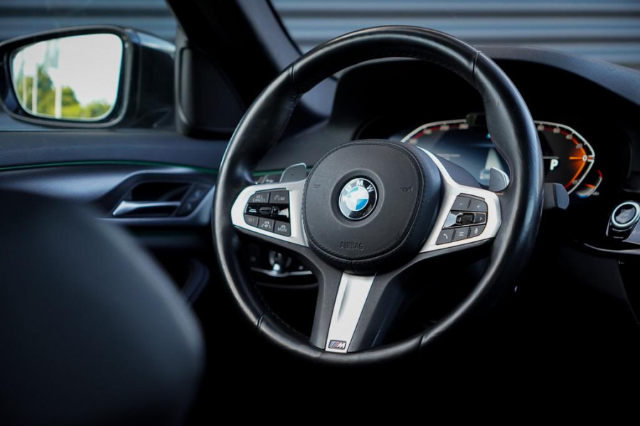 BMW 5 Serie 530i High Executive Edition / M-Sport / Laser / M-Stoelen / Schuifdak / Adaptive Cruise