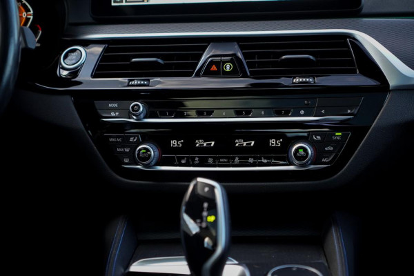 BMW 5 Serie 530i High Executive Edition / M-Sport / Laser / M-Stoelen / Schuifdak / Adaptive Cruise