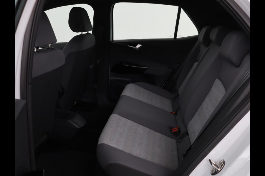 Volkswagen ID.3 First 58 kWh | Stoel & stuurverwarming | Carplay | Trekhaak | Adaptive cruise | Full LED | Navigatie | Parkeerhulp | Climate control