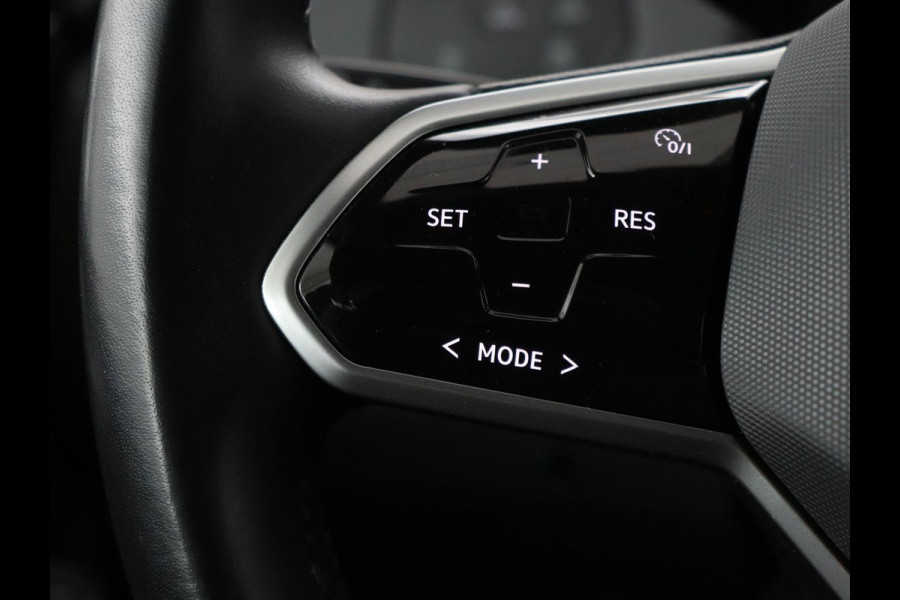Volkswagen ID.3 First 58 kWh | Stoel & stuurverwarming | Carplay | Trekhaak | Adaptive cruise | Full LED | Navigatie | Parkeerhulp | Climate control