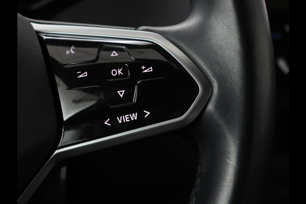 Volkswagen ID.3 First 58 kWh | Stoel & stuurverwarming | Carplay | Trekhaak | Adaptive cruise | Full LED | Navigatie | Parkeerhulp | Climate control
