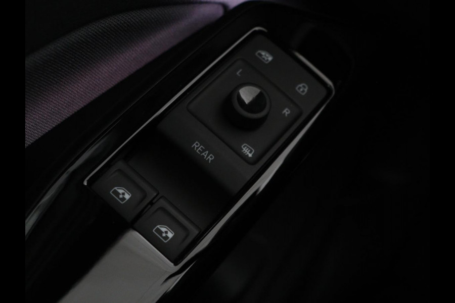Volkswagen ID.3 First 58 kWh | Stoel & stuurverwarming | Carplay | Trekhaak | Adaptive cruise | Full LED | Navigatie | Parkeerhulp | Climate control