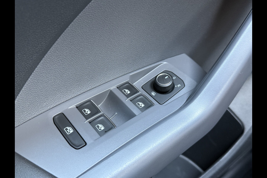 Volkswagen T-Cross 1.5 TSI United R-Line | ACC | CarPlay | Camera | LED | Navi | 18 inch