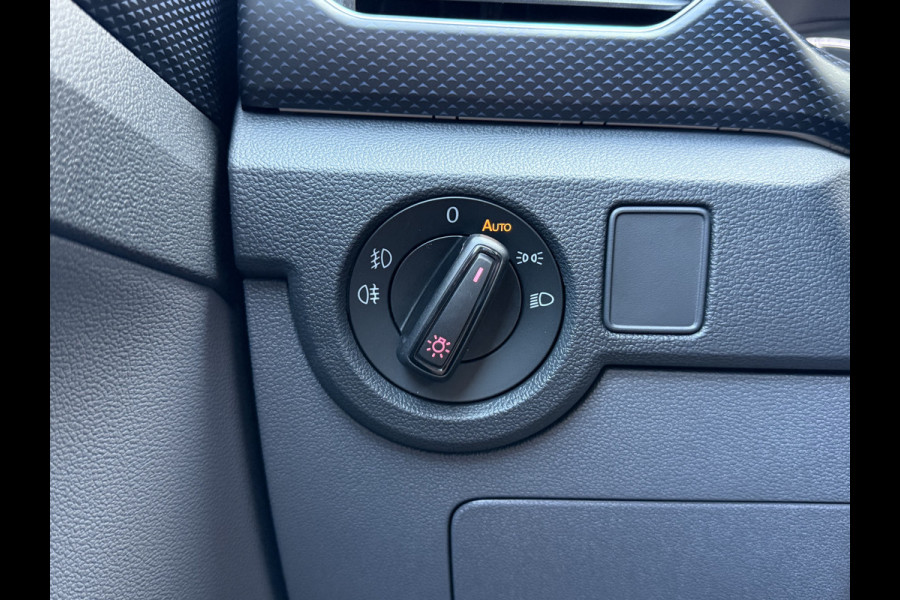 Volkswagen T-Cross 1.5 TSI United R-Line | ACC | CarPlay | Camera | LED | Navi | 18 inch