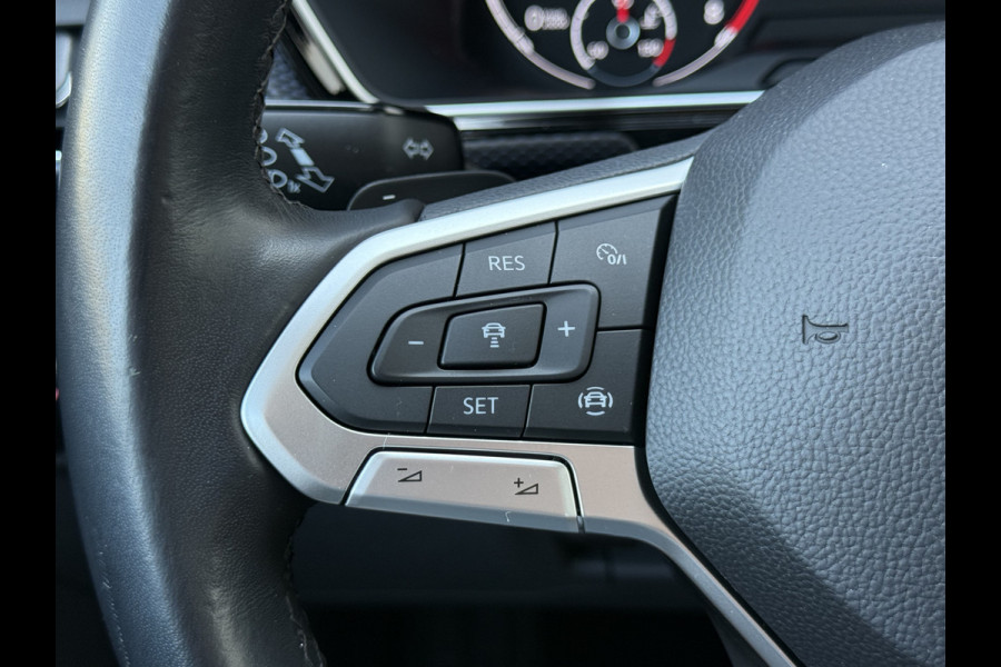 Volkswagen T-Cross 1.5 TSI United R-Line | ACC | CarPlay | Camera | LED | Navi | 18 inch