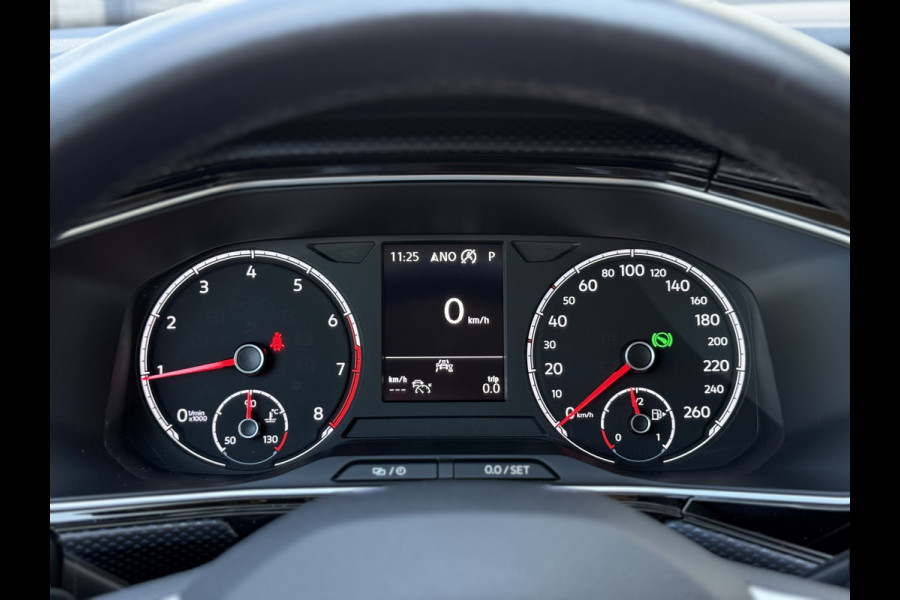 Volkswagen T-Cross 1.5 TSI United R-Line | ACC | CarPlay | Camera | LED | Navi | 18 inch