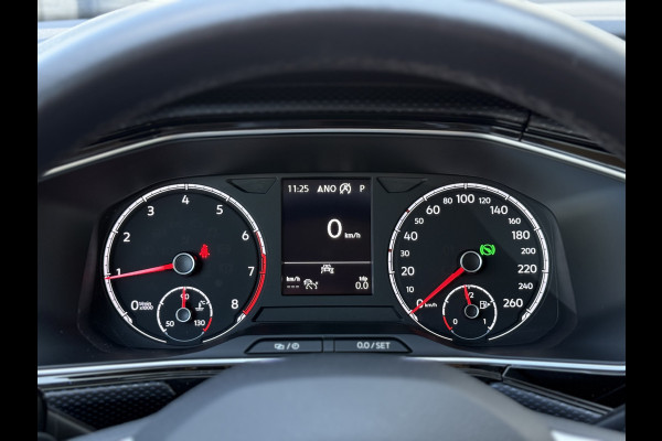 Volkswagen T-Cross 1.5 TSI United R-Line | ACC | CarPlay | Camera | LED | Navi | 18 inch