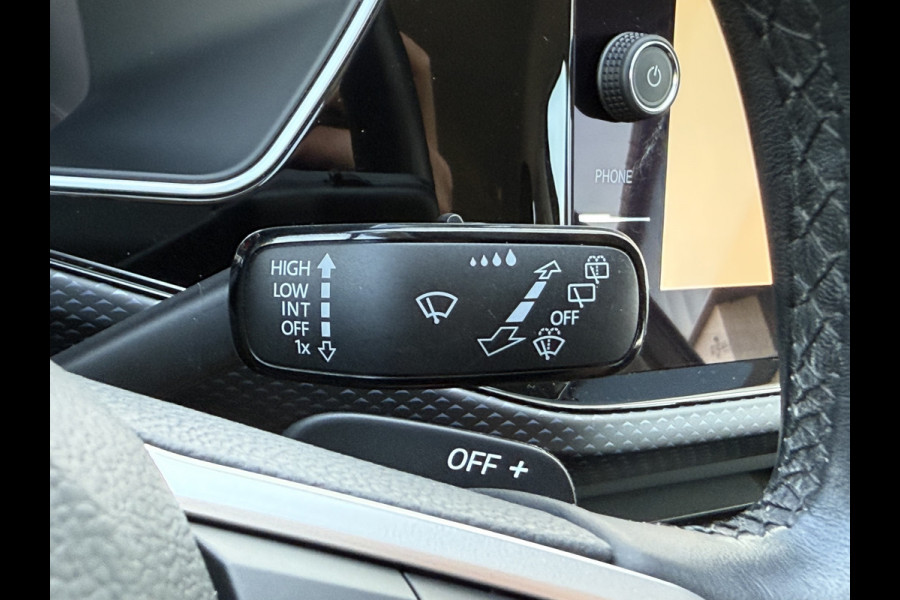 Volkswagen T-Cross 1.5 TSI United R-Line | ACC | CarPlay | Camera | LED | Navi | 18 inch