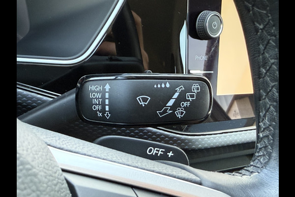 Volkswagen T-Cross 1.5 TSI United R-Line | ACC | CarPlay | Camera | LED | Navi | 18 inch