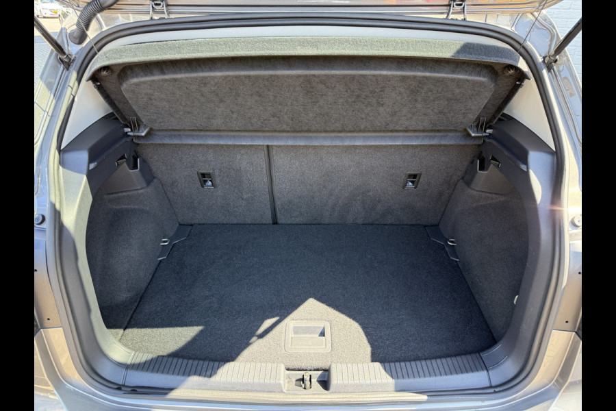 Volkswagen T-Cross 1.5 TSI United R-Line | ACC | CarPlay | Camera | LED | Navi | 18 inch