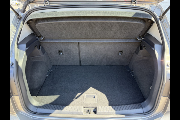 Volkswagen T-Cross 1.5 TSI United R-Line | ACC | CarPlay | Camera | LED | Navi | 18 inch