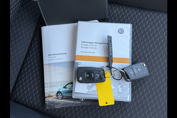 Volkswagen T-Cross 1.5 TSI United R-Line | ACC | CarPlay | Camera | LED | Navi | 18 inch