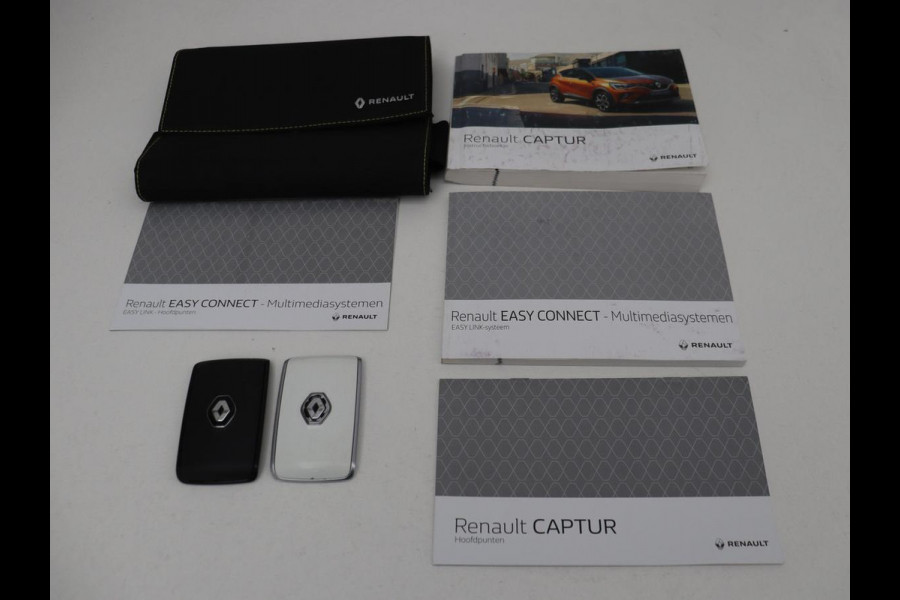 Renault Captur 1.3 TCe Intens | 140pk | Trekhaak | Camera | Navigatie | Half leder | Climate control | Keyless | Cruise control | Full LED