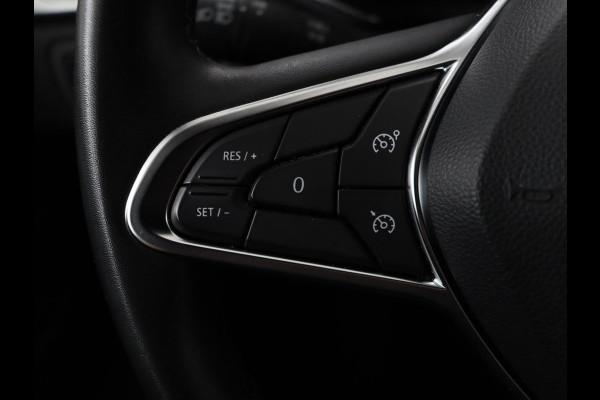 Renault Captur 1.3 TCe Intens | 140pk | Trekhaak | Camera | Navigatie | Half leder | Climate control | Keyless | Cruise control | Full LED