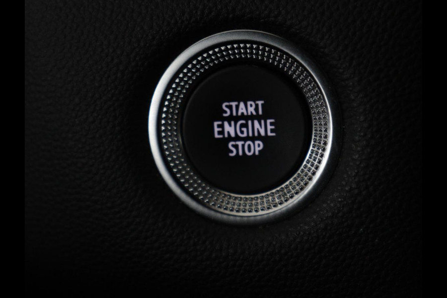 Renault Captur 1.3 TCe Intens | 140pk | Trekhaak | Camera | Navigatie | Half leder | Climate control | Keyless | Cruise control | Full LED