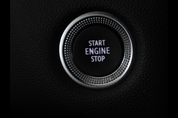 Renault Captur 1.3 TCe Intens | 140pk | Trekhaak | Camera | Navigatie | Half leder | Climate control | Keyless | Cruise control | Full LED