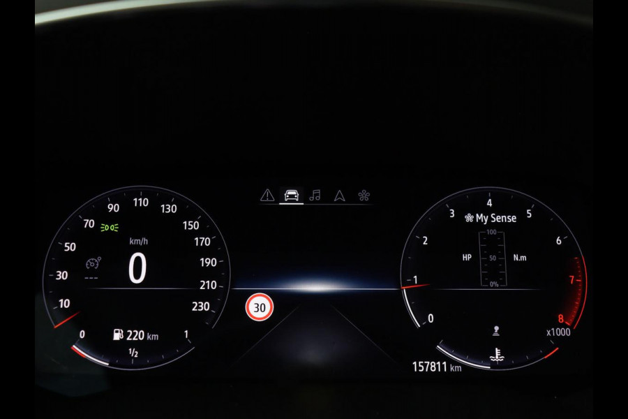 Renault Captur 1.3 TCe Intens | 140pk | Trekhaak | Camera | Navigatie | Half leder | Climate control | Keyless | Cruise control | Full LED