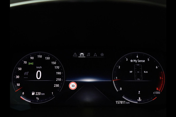 Renault Captur 1.3 TCe Intens | 140pk | Trekhaak | Camera | Navigatie | Half leder | Climate control | Keyless | Cruise control | Full LED