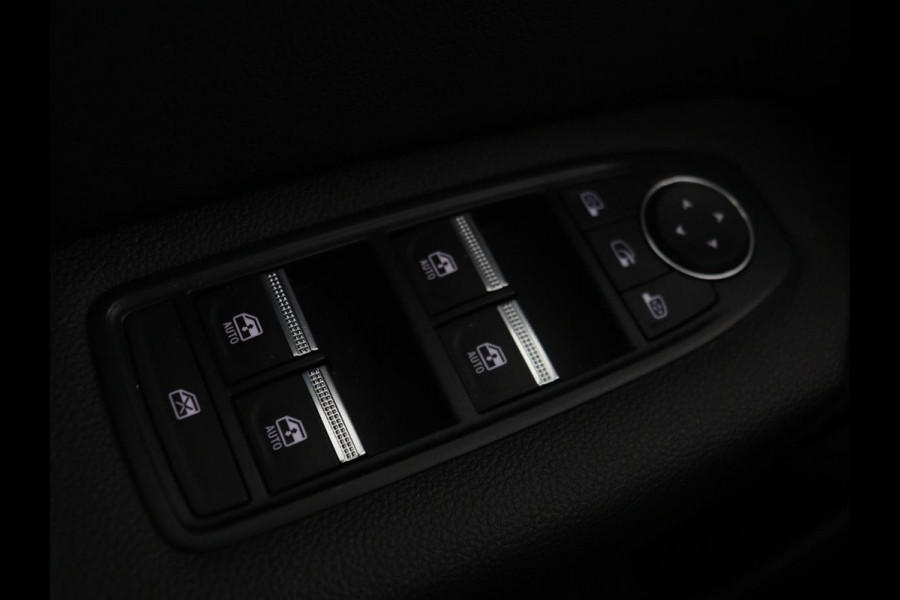 Renault Captur 1.3 TCe Edition One | 154pk | Automaat | Trekhaak | Camera | Half leder | Carplay | BOSE Sound | Full LED | Navigatie | Climate control