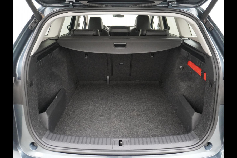 Škoda ENYAQ iV 80 Loft ELEKTRISCHE TREKHAAK | CAMERA | HEAD UP