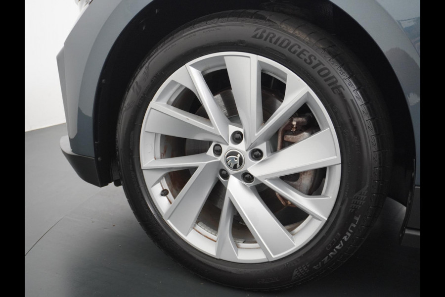 Škoda ENYAQ iV 80 Loft ELEKTRISCHE TREKHAAK | CAMERA | HEAD UP