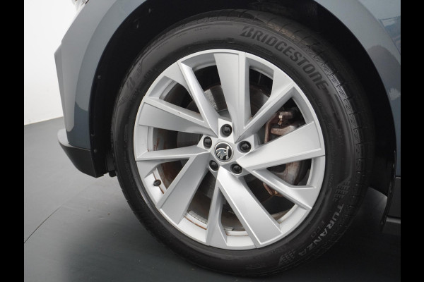 Škoda ENYAQ iV 80 Loft ELEKTRISCHE TREKHAAK | CAMERA | HEAD UP