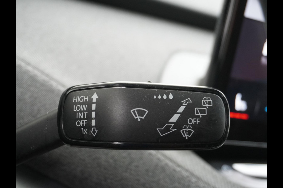 Škoda ENYAQ iV 80 Loft ELEKTRISCHE TREKHAAK | CAMERA | HEAD UP